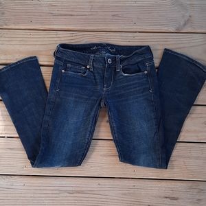 Womens AE jeabs size 4 short